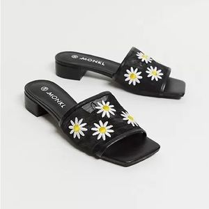 NWOT Monki Riya embroidered daisy print sandals in black (size 10)